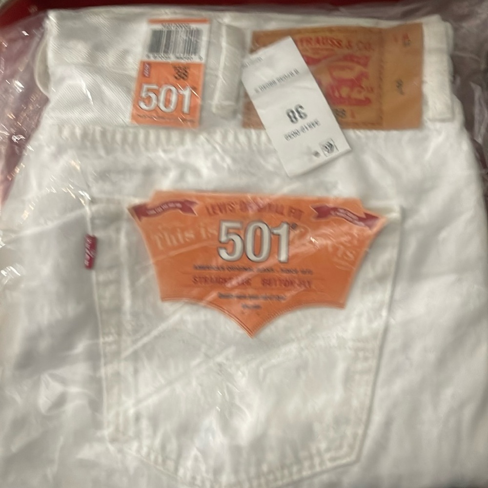 Levi’s 501 it in the bag